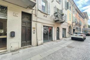 NEGOZIO A BRESCIA