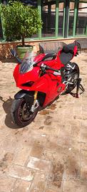 Panigale V4S