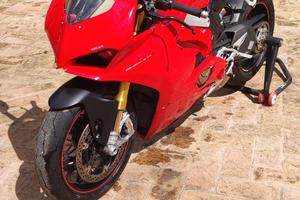 Panigale V4S