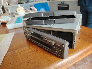Autoradio Pioneer con frontalino estraibile
