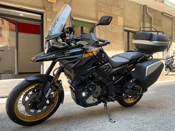 Suzuki V Strom 1050 XT full optional garanzia