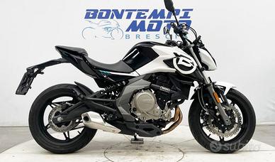 CF MOTO 650NK - SOLO 2800 KM !!!