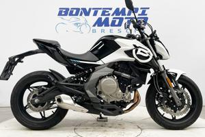 CF MOTO 650NK - SOLO 2800 KM !!!