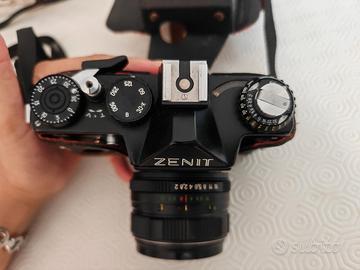 ZENIT 11 – Reflex analogica + Helios 44M-4
