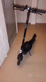 Monopattino Elettrico VIVOBIKE
 