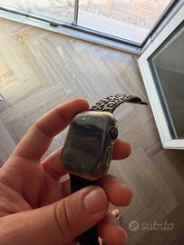 Apple Watch SE 44mm