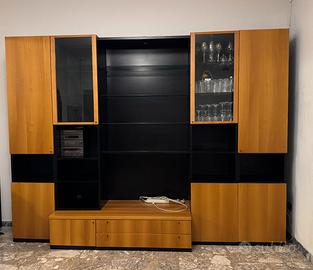 Mobile da soggiorno grande e capiente