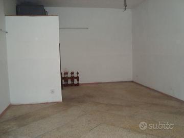 Loc. comm 50 mq in Via Generale Cascino