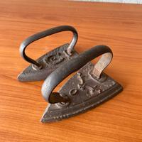 Coppia Ferri da Stiro Antichi in Ghisa fine ‘800