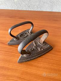 Coppia Ferri da Stiro Antichi in Ghisa fine ‘800