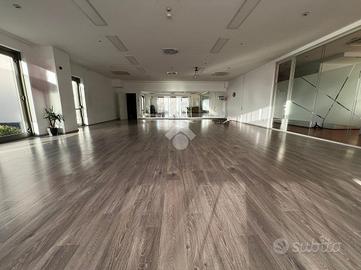 NEGOZIO A CAMPONOGARA