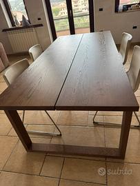Tavolo e 4 sedie