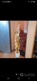 colonna orchidee e calle in lattice