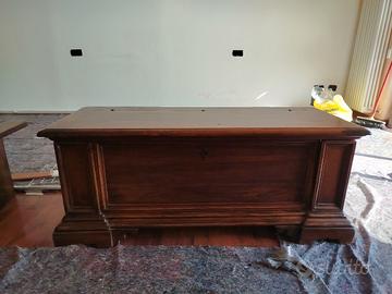 cassapanca del secolo scorso