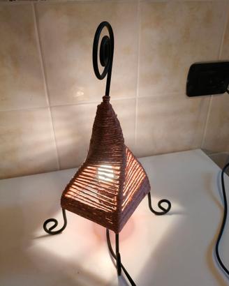LAMPADA DA COMODINO.