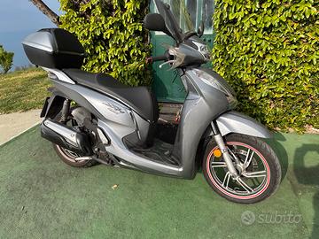 Honda SH 300