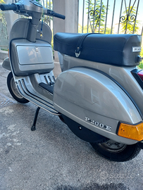 Vespa PX 200E