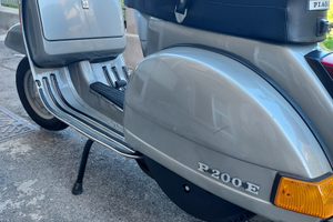 Vespa PX 200E