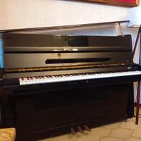 Pianoforte verticale da muro Nieer 3 pedali