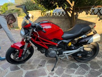 Ducati Monster 696+ - 2012