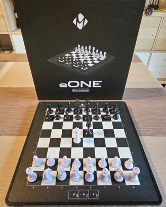 Scacchiera elettronica Millennium eOne, come nuova