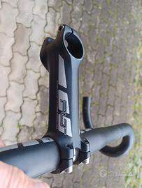 Piega manubrio con attacco