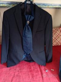 Abito da sposo blu con custodia