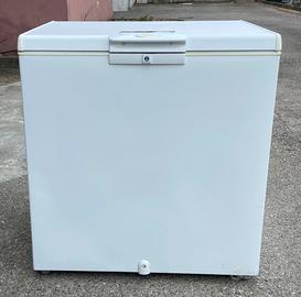 Congelatore pozzetto Whirlpool classe A+