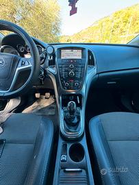 Opel astra j