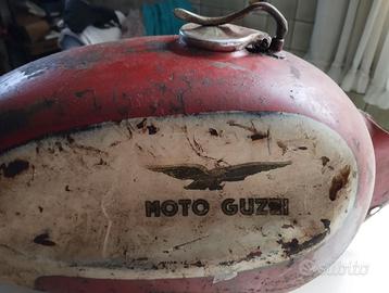 Serbatoio Guzzi marmitte motori