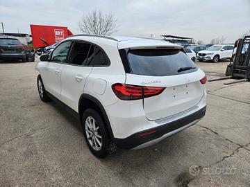 Mercedes-Benz GLA 180 d Business auto