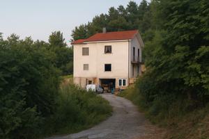 Villa bifamiliare multipiano con terreno