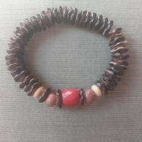 bracciale in legno e pietra dura 