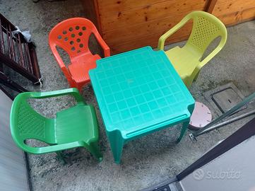 Tavolino con seggioline