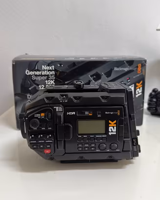 Blackmagic URSA Mini Pro 12K + attacco EF e PL