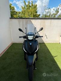 Piaggio Beverly 400 HPE - 2023 - solo 452km