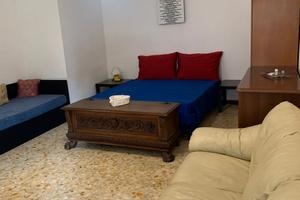 Ampia Singola Ammobiliata vicino Metro - Roma Eur