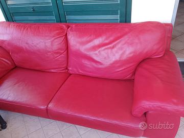 Divano in pelle rosso 