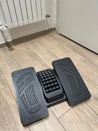 Poggiapiedi regolabile con rullo massaggiante