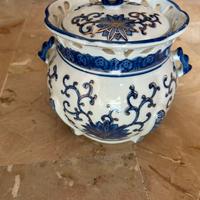Vaso in finissima porcellana Vintage.