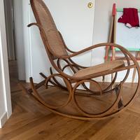 Sedia a Dondolo in Legno Curvato e Vimini