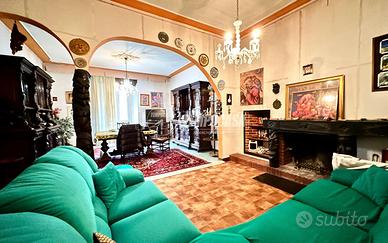 AMPIO PENTALOCALE IN ZONA CENTRALE