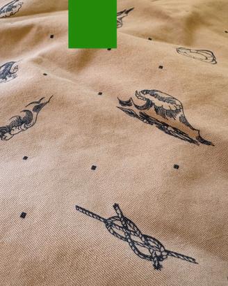 Bermuda uomo beige con stampa a tema marino e naut
