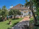 villa-di-300-m²-con-piu-di-5-locali-e-box-auto-a-r