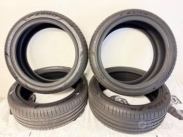 Gomme Pirelli P Zero R20