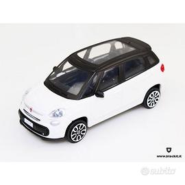 Fiat 500L 1/43 Burago bianca