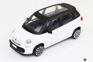 Fiat 500L 1/43 Burago bianca