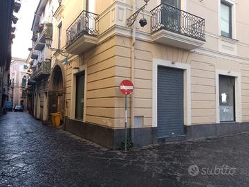 Aversa centro locale commerciale ampia metratura