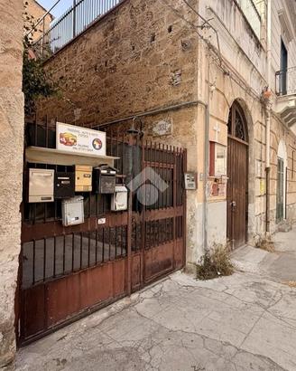 4 LOCALI A PALERMO