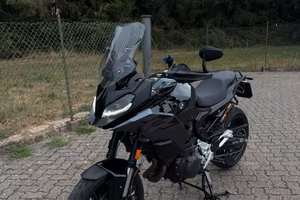 Bmw f 900 xr triple black
